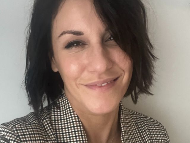 brunetteVicky Vorschaubild