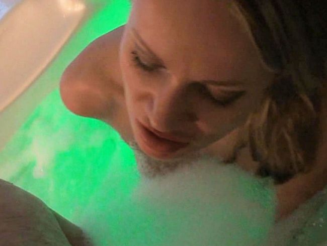 Publik im SPA- jeder kann mich bu*sen!