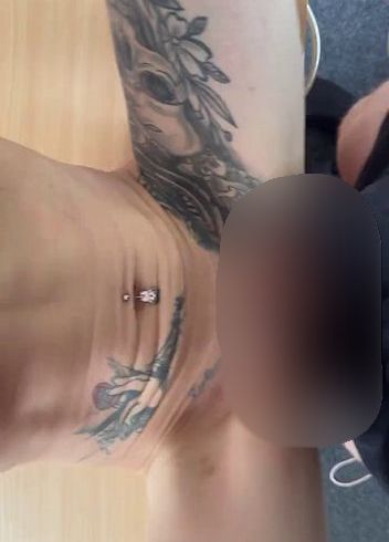 :“BENUT*, fi** und SCHWÄNGERE MICH“ DIE WORTE EINER TEENIE-fo**E WURDEN ERHÖRT!