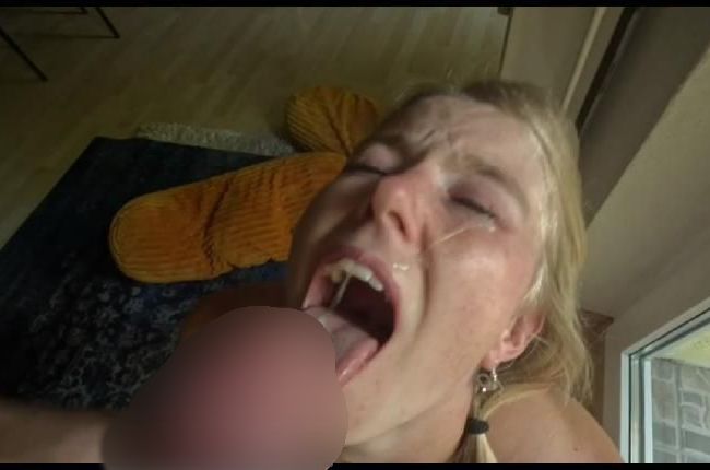 Mittagspause - Er fi**t mich dog*y und wi**st mir ins Gesicht.
