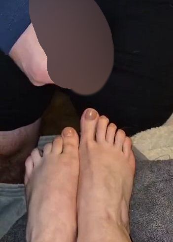 Meine Füsse als wi**svorlage ;) (Ohne ton)