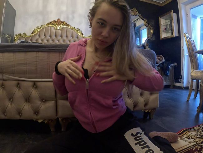 Privates Tape! Ich bes**ge es mir im Jogginganzug