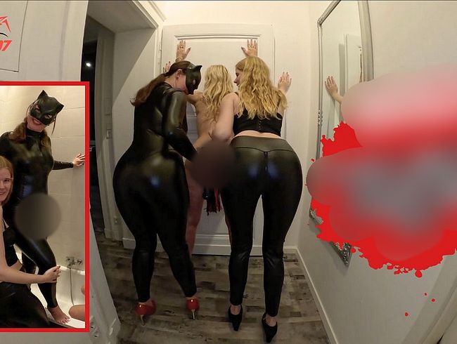 Doppelpi** in die Fresse für devote Milf!