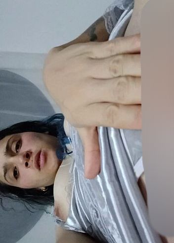 Ich berühre mich selbst in einem Babydoll ..................... ...