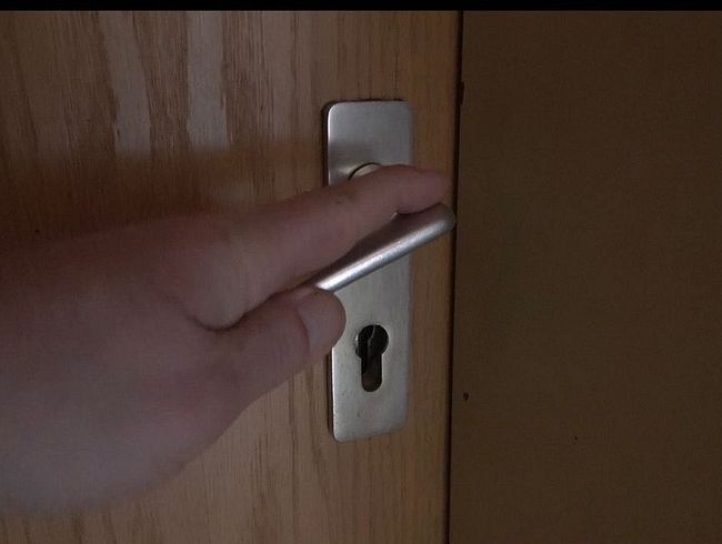 Mein Spanner ist wieder da er kann mich nicht in Ruhe lassen.