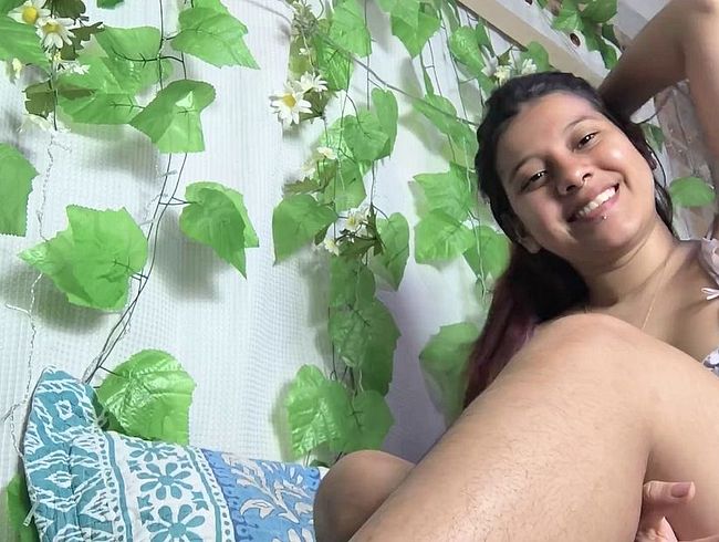 Gefällt dir meine neue Strumpfhose, Liebling? Sonderanfertigung.