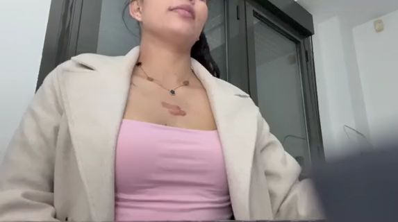 Hello guys, let's get naughty together. I want a very hot day. (ohne Ton)