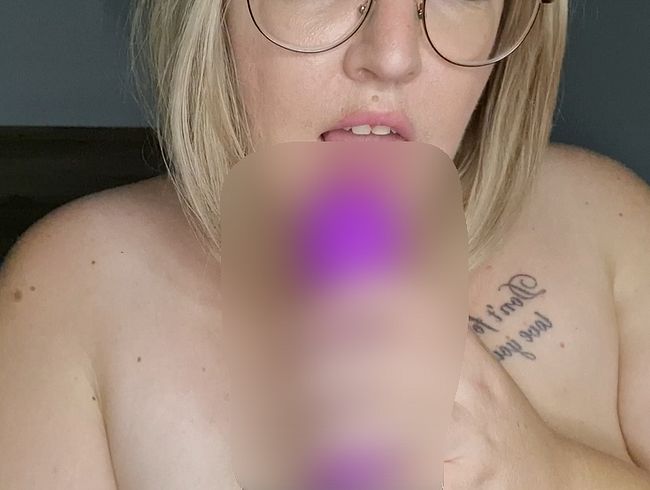 Spielereien Mund und ti*ten mit vi*rator