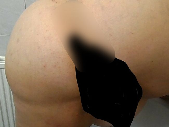 Im dog*y in die Badewanne pi**en