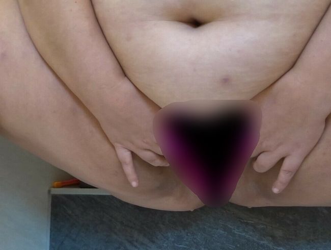 musc** rasiert und in die Wanne gepi**t