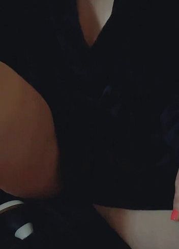 Frisch aus dem Bad, jetzt ab auf die Couch endlich entspannen mit dem Womanizer alles Nass