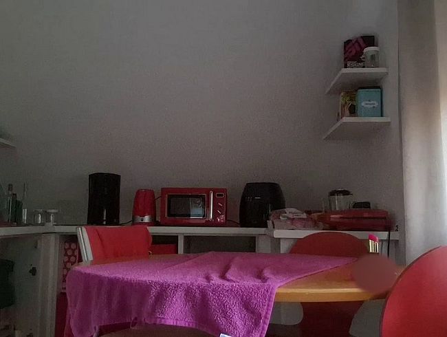 Auf dem Küchentisch meiner Schwester! Selbstfi** mit ihrem dil*o!!!