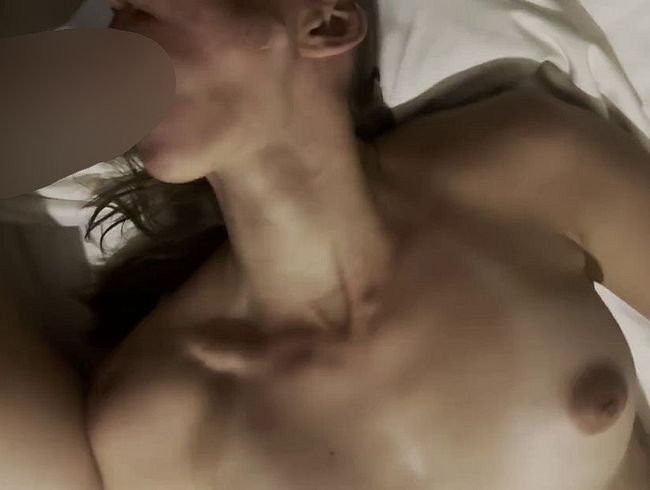 Barkeeper fi**t mir zum Feierabend in den Mund und spri**t rein