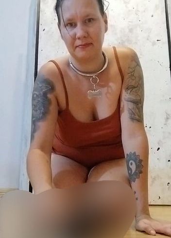 Dehnung der Vagina mit s*xspielzeug: Speku**m, Retraktor usw.