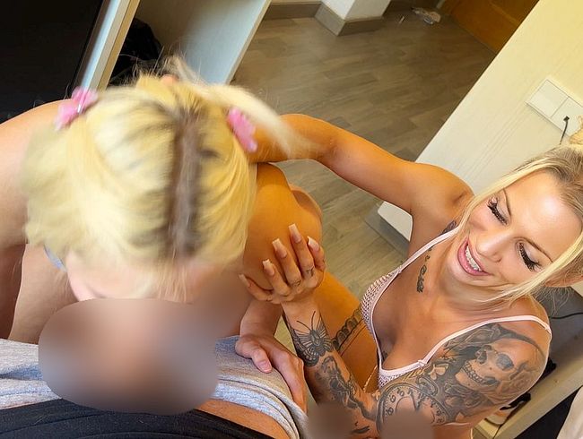 ZUR bla*E SCHLAMPE ERZOGEN!!!