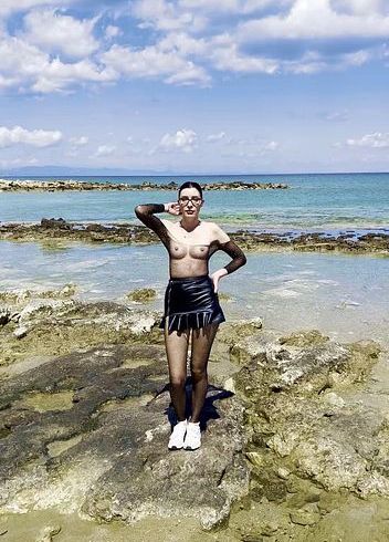 Einsame Strandbucht würdest du es wagen mich hier spontan zu vernaschen? :)