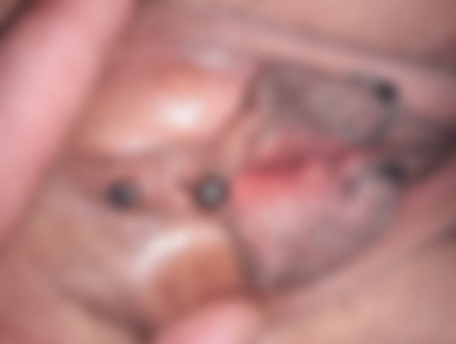 Gepiercte fo**e hart gefi*tet