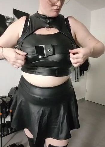 Er wollte mein Domina Outfit NUR sehen - langweilig