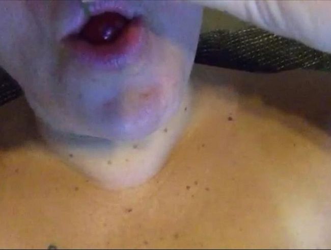 Mit einer Kirsche gewi**st