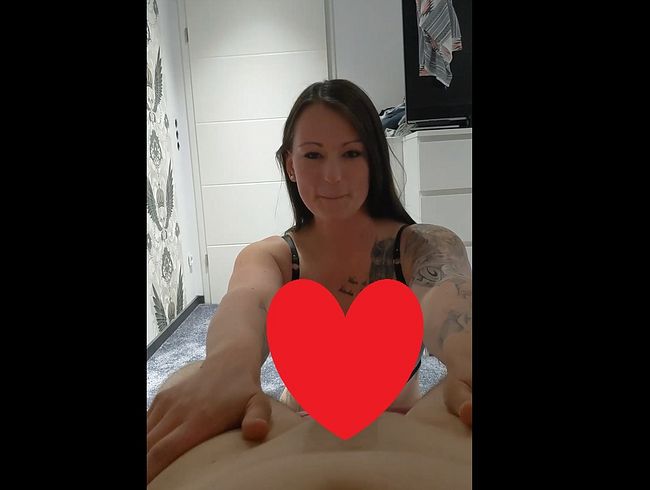 Extrem geiler POV bl*wjob und er wi**sT mir in die FRESSE