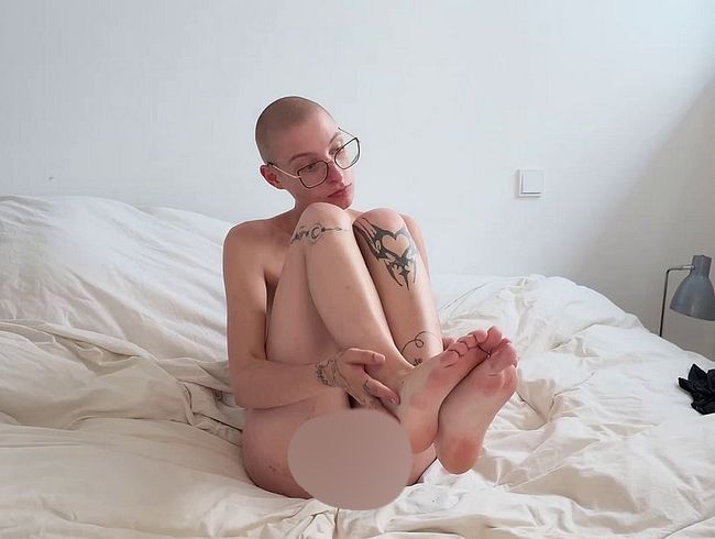 Meine Pu**y weit geöffnet – nur für dich bereit und feucht