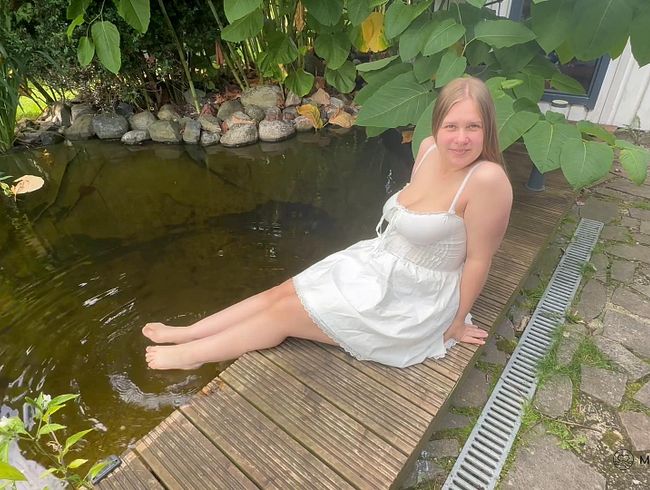 Ein geiler bl*wjob am Teich endet mit ana*s*x und einem cream**e