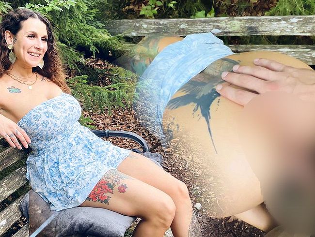 OHNE HÖSCHEN im WALD: cream**e auf der Parkbank
