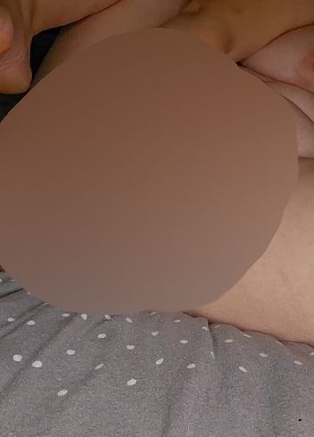 Schau mir dabei zu, wie ich es mir das erste mal mit 2 dil*os bes**ge