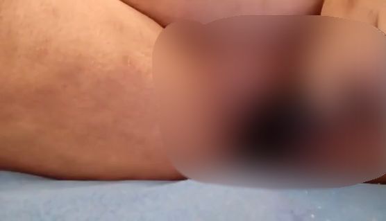 SELBEFRIDIGUNG MIT EIBEM vi*rATOR