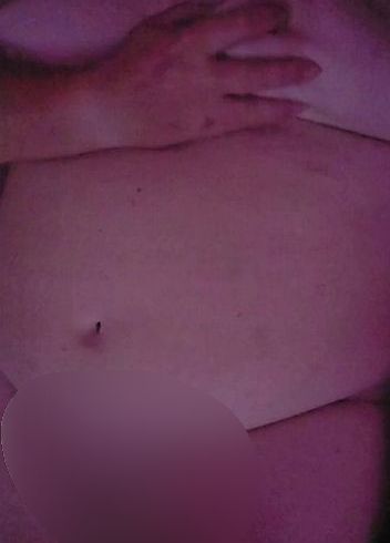 Ich lec*e meine ti*ten und streic**l an meiner musc**