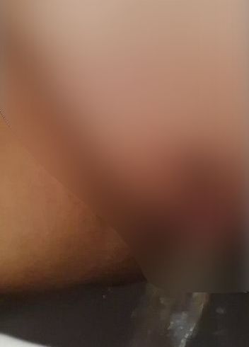 Ich bin dem Wunsch nachgekommen und habe ein Video meiner Pu**y beim pin**ln gemacht..?