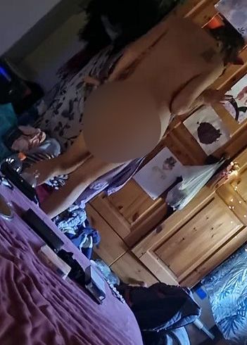 Wahrheit oder Pflicht - STRIPTEASE Aufgabe 