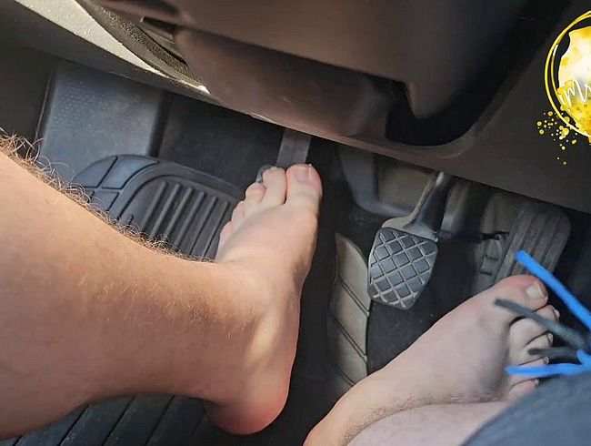 Mein Mann macht mich nach und fährt barfuß