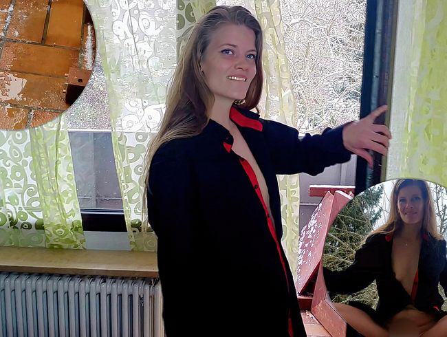 MuFuMilf's geile Winter-pi**-Show auf dem Balkon
