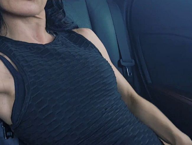 Natalie Carter denkt an eine explizite, schmutzige spri**tour