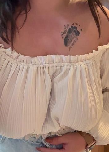 Hot MILF shows you her hot big E tits with Nipple Piercings ! ???