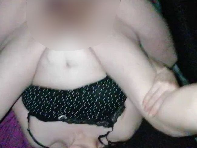 Er Bummst mich geil und kommt in mir