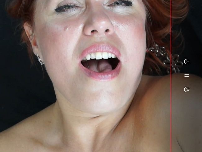 Seht mit ganz nah zu wie ich mich befriedige.