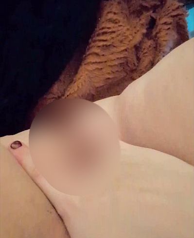 Meine glatte gepiercte musc** wird von mir gefin**rt