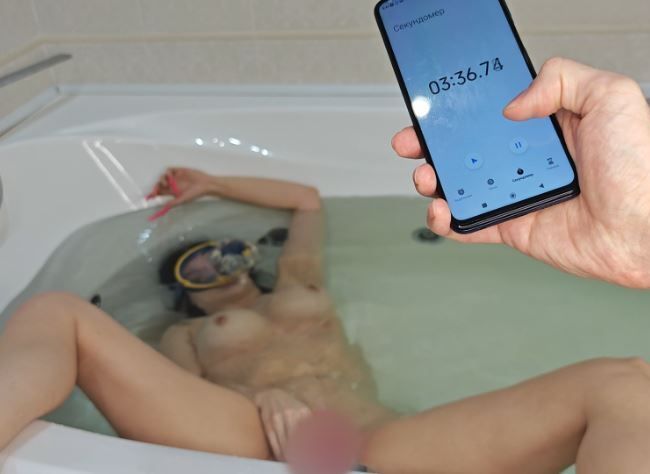 Doppelte Penetration unter Wasser, Samenerguss und spri**en