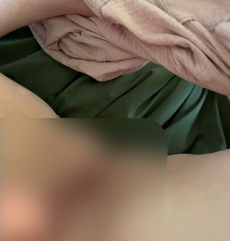 22 Sekunden Pu**y Play mit echtem dil*o – Klatschen & Stoßen