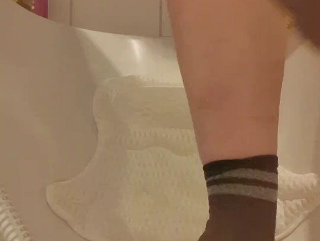 Code Yellow in der Badewanne mit Planschiwanschi dabei