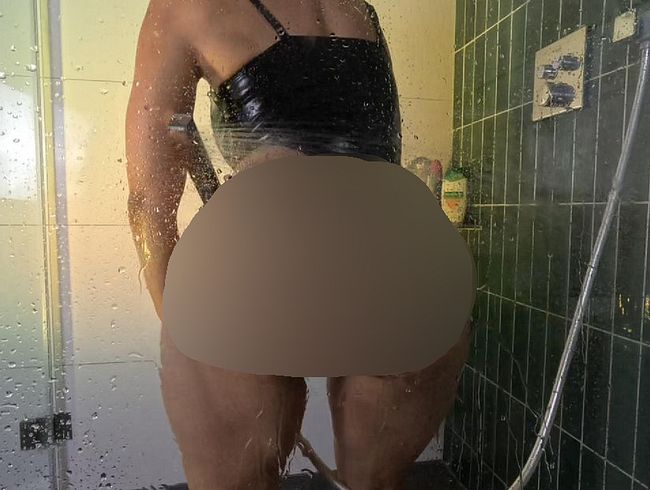 Spass unter der Dusche (dil*o F*ick+ deep***oat + Squ*irt). Versa*ut