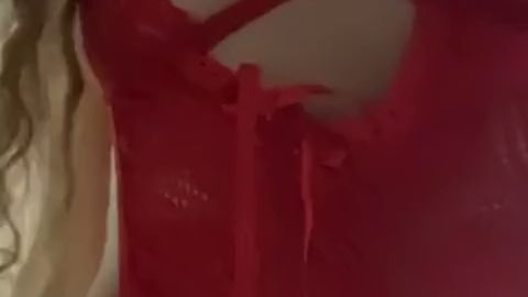 Rot glüht die Nacht – und ich glühe für dich