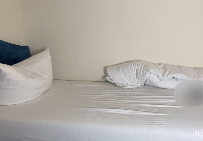 Das 1. Mal einen Azubi-schw**z dominiert, facesi***ng inklusive, - erst schaut er zu wie ich komme …