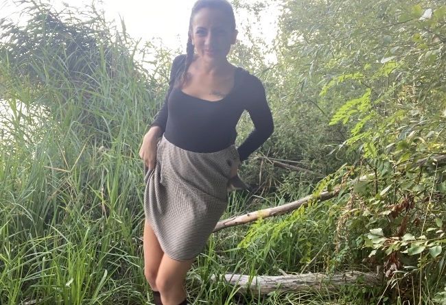 Ich stülpte ihm die Nylon über den schw**z und er fi**te mich hart -Dozent verführt- der Nylonfi**er