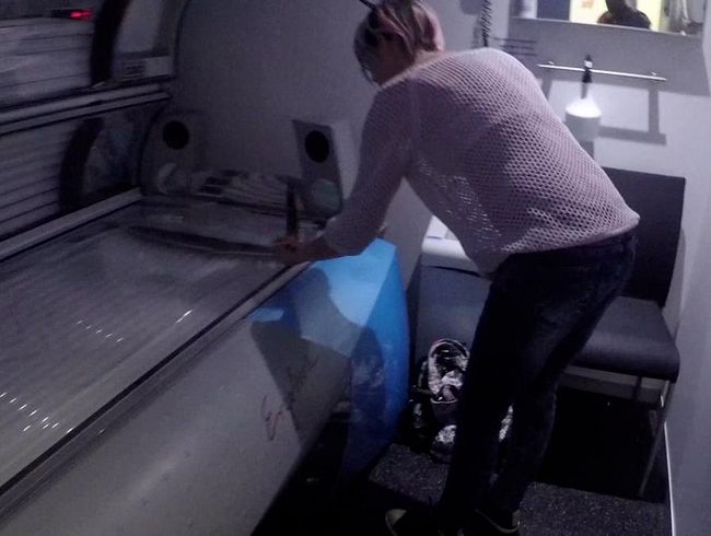 fi** in einem öffentlichen Solarium