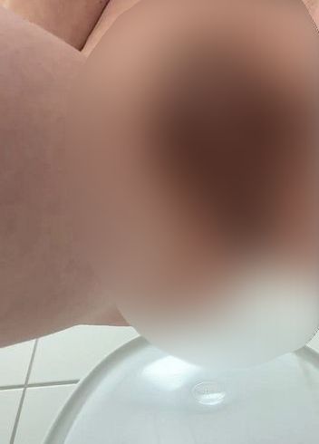 pi**en auf Arbeit, leider war niemand verfügbar, so das es ins Klo musste…