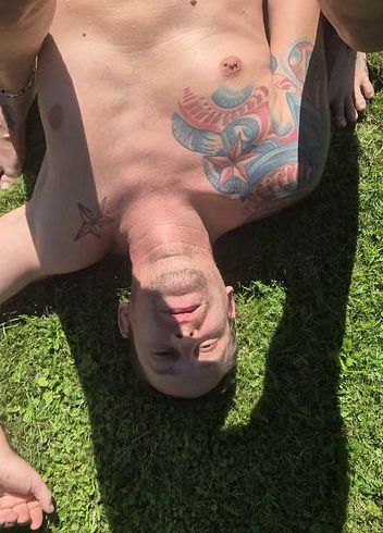 Ich pi**e wieder mal auf meinen Mann. Er steht voll drauf!