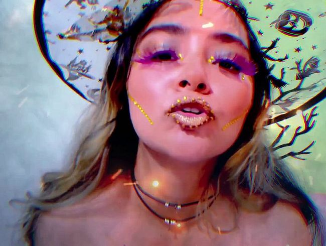 sinnliche Brujita massiert große ti*ten und masturbiert